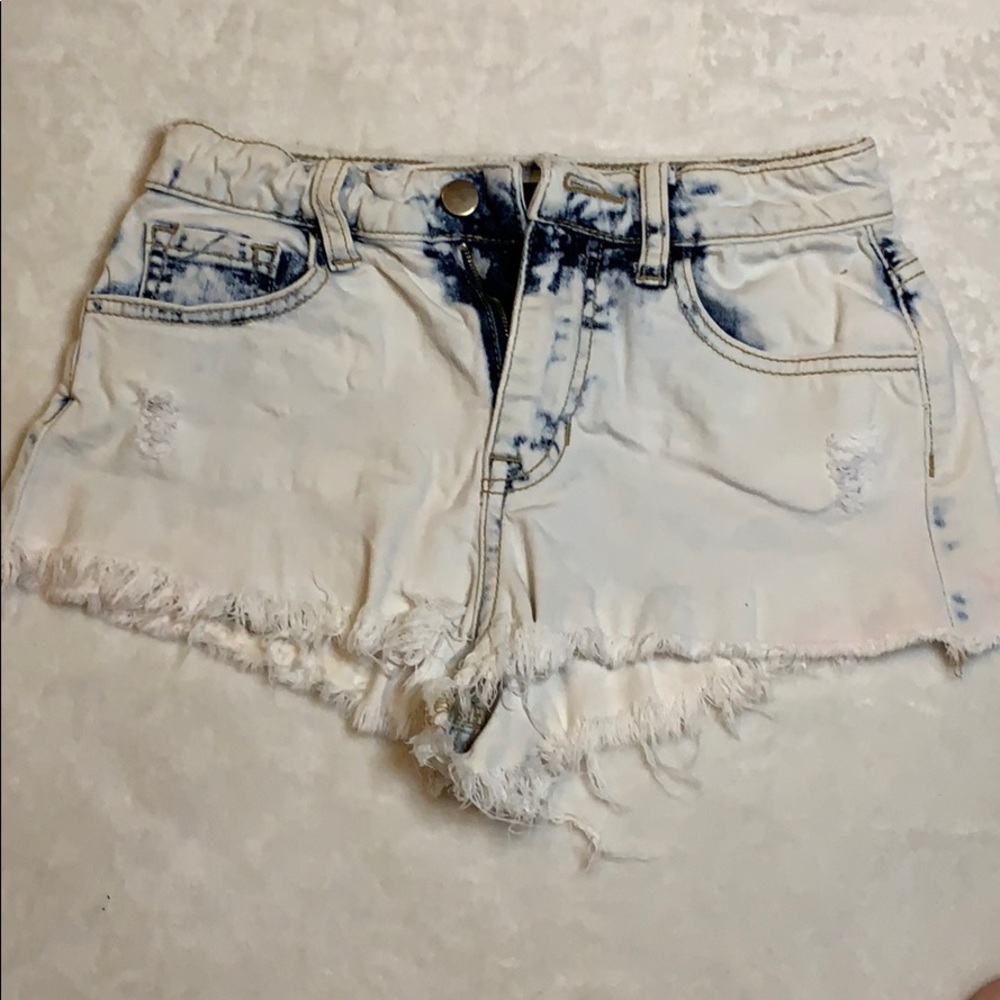 Light Washed Bleach Jean Shorts